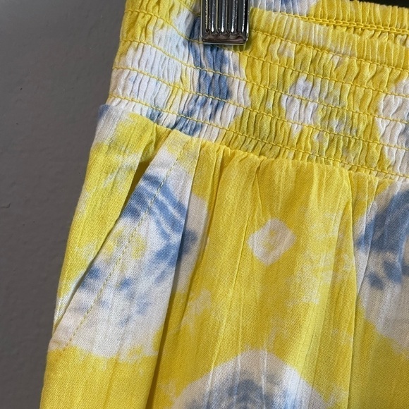 NWT Style & Co wide leg pull on style yellow print pants. Size Petite Small - Picture 4 of 8